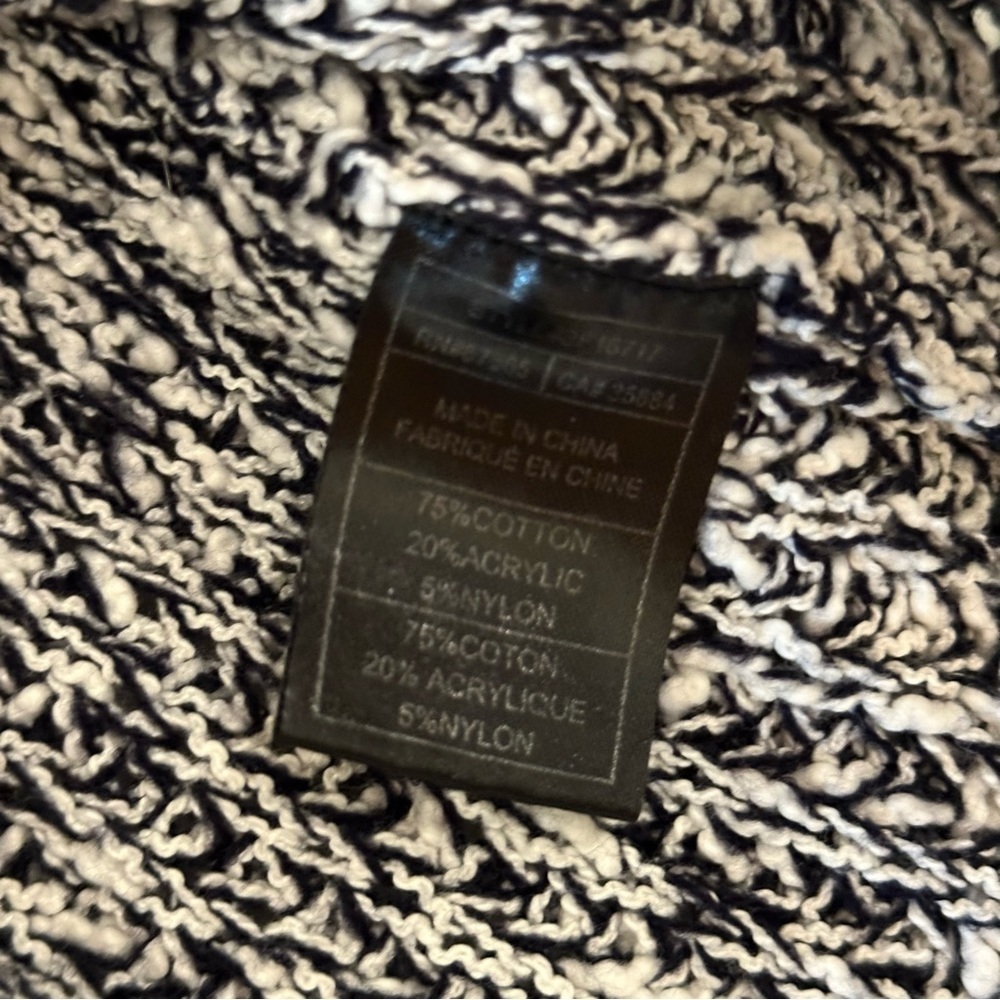 BB Dakota Black and White Fall Sweater - Picture 5 of 5